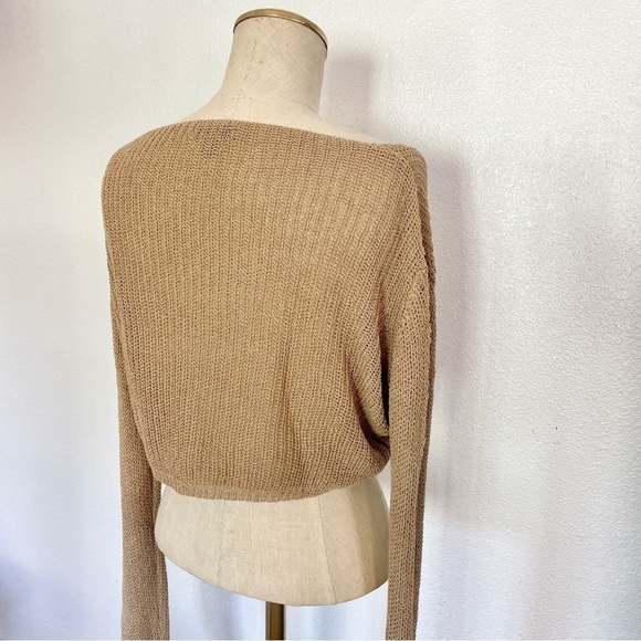 ✨ Casting LA Tan Scrunched Cinched Knitted Long Sleeve Crop Sweater Size M - Picture 4 of 6